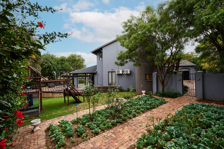 5 Bedroom Property for Sale in Carlswald Estate Gauteng