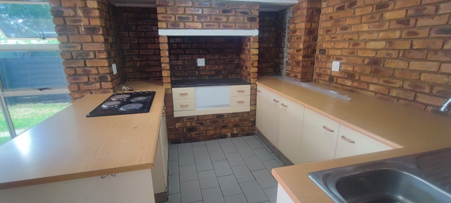 To Let 2 Bedroom Property for Rent in Eastleigh Gauteng