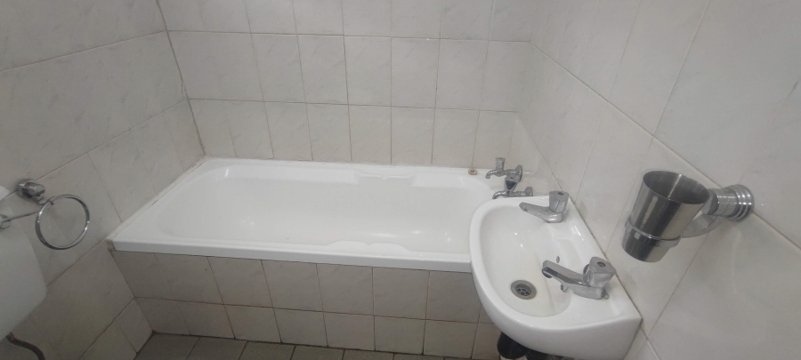 To Let 2 Bedroom Property for Rent in Eastleigh Gauteng