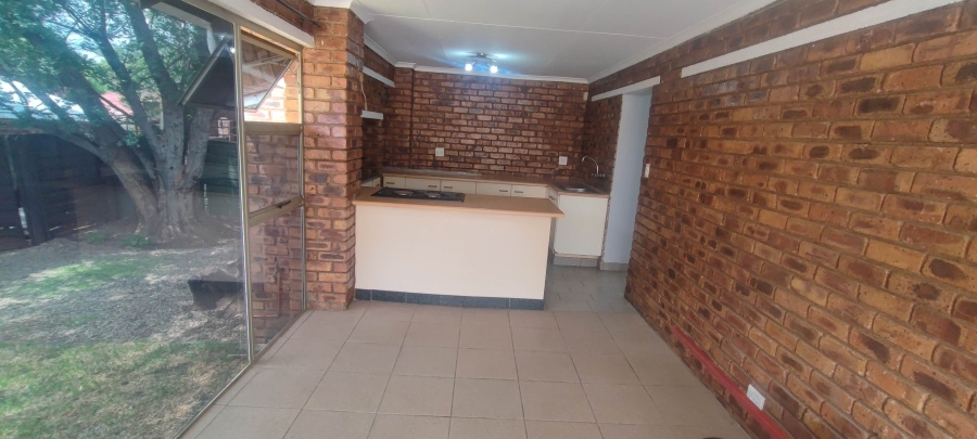 To Let 2 Bedroom Property for Rent in Eastleigh Gauteng