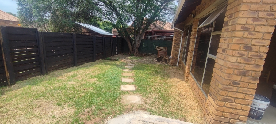 To Let 2 Bedroom Property for Rent in Eastleigh Gauteng