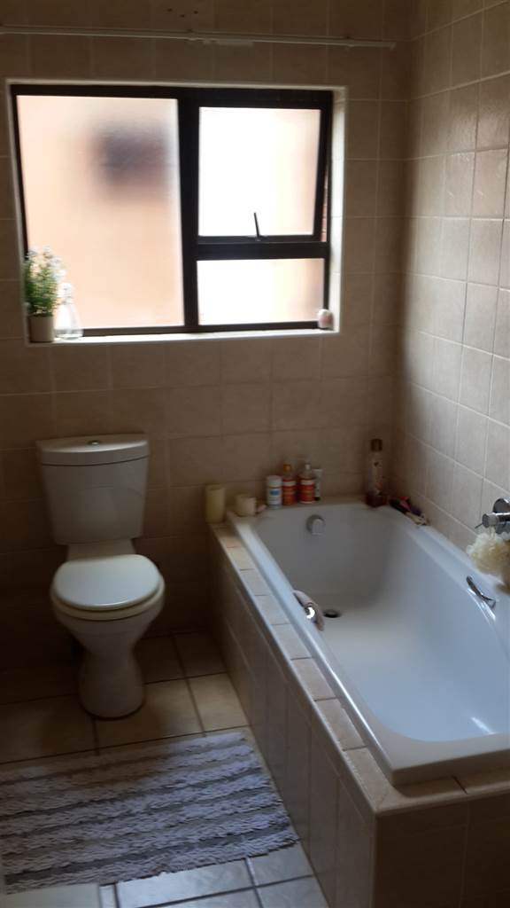 To Let 2 Bedroom Property for Rent in Northwold Gauteng