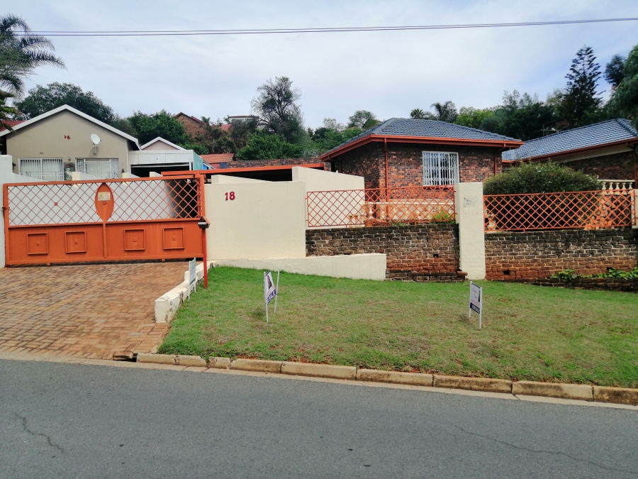 4 Bedroom Property for Sale in Rant En Dal Gauteng