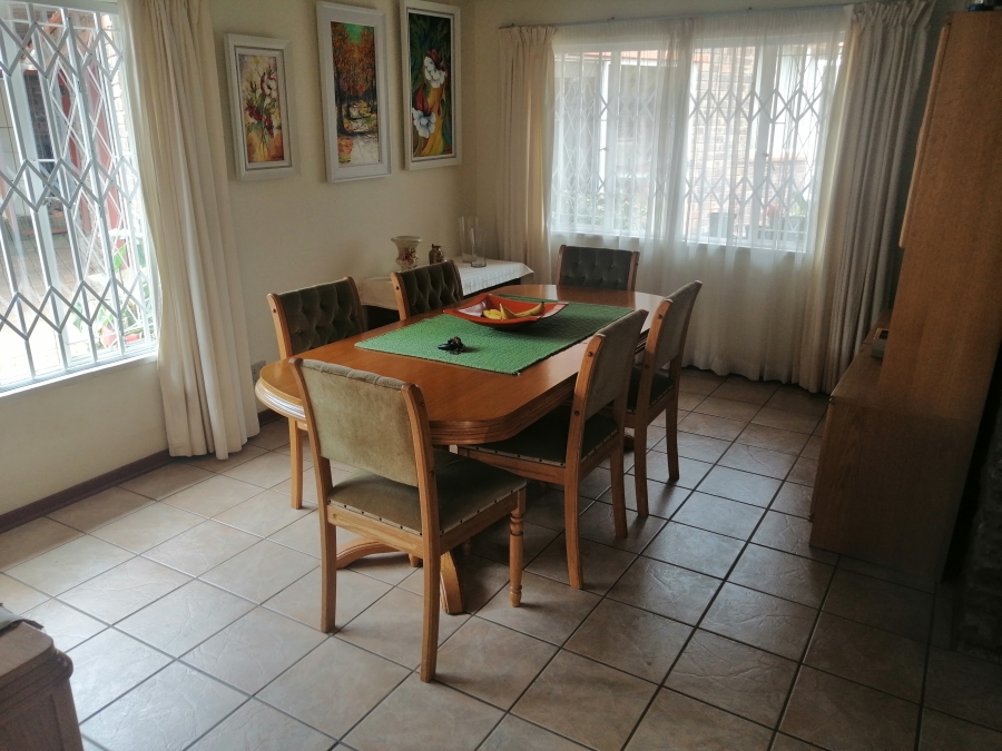 4 Bedroom Property for Sale in Rant En Dal Gauteng