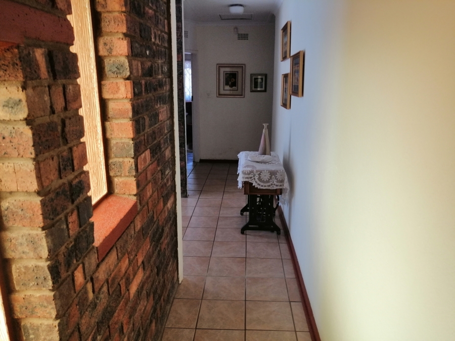 4 Bedroom Property for Sale in Rant En Dal Gauteng