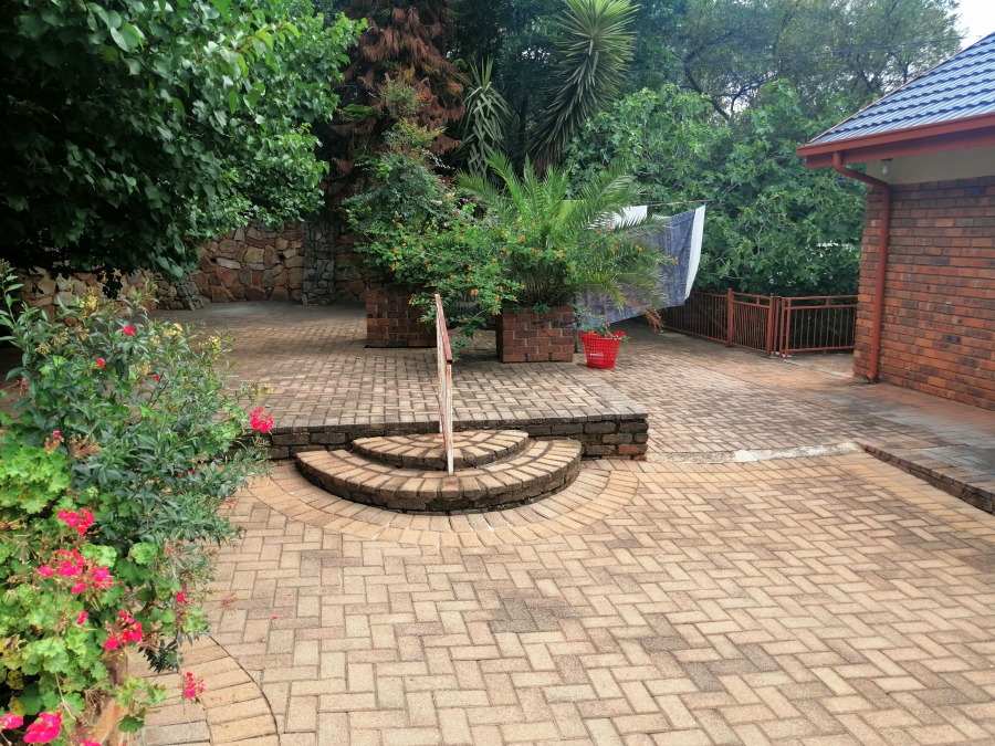 4 Bedroom Property for Sale in Rant En Dal Gauteng