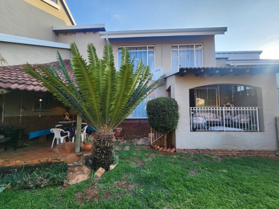 3 Bedroom Property for Sale in Wonderboom Gauteng