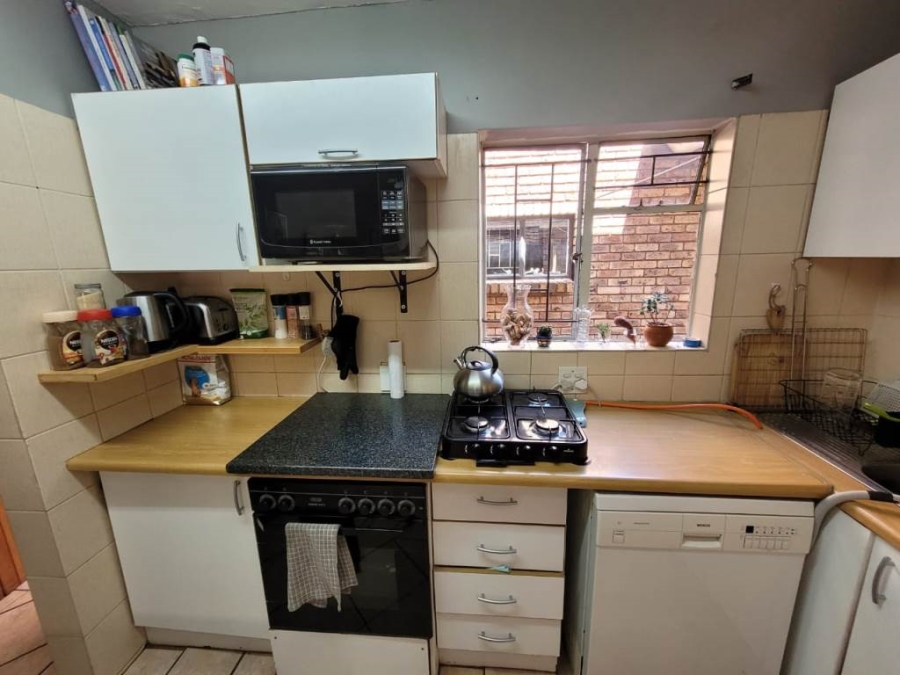 2 Bedroom Property for Sale in Waverley Gauteng