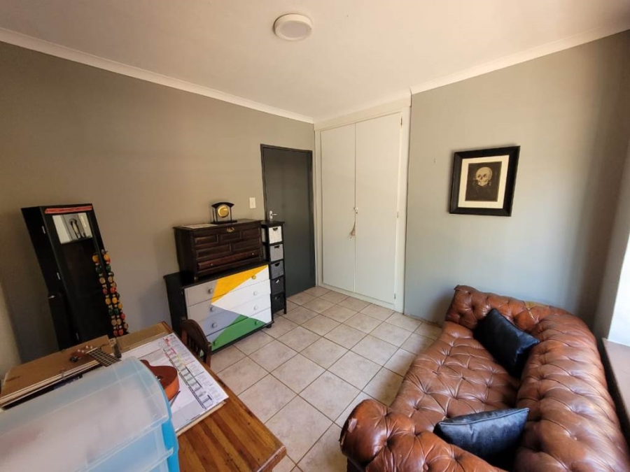 2 Bedroom Property for Sale in Waverley Gauteng