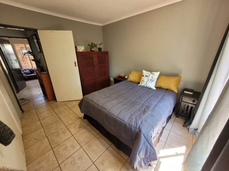 2 Bedroom Property for Sale in Waverley Gauteng