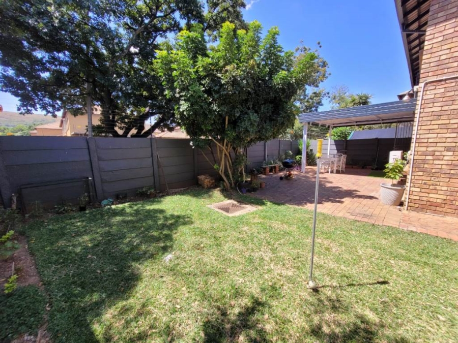 2 Bedroom Property for Sale in Waverley Gauteng