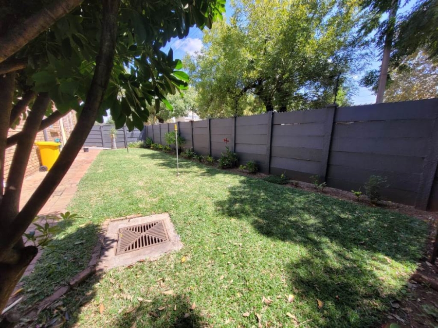 2 Bedroom Property for Sale in Waverley Gauteng