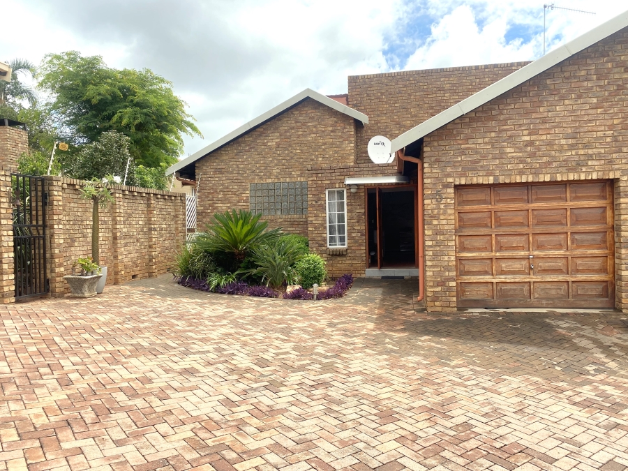 To Let 2 Bedroom Property for Rent in Newlands Gauteng