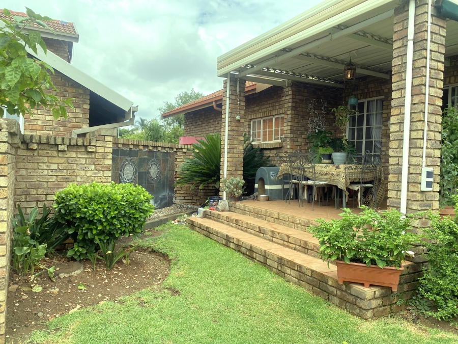 To Let 2 Bedroom Property for Rent in Newlands Gauteng