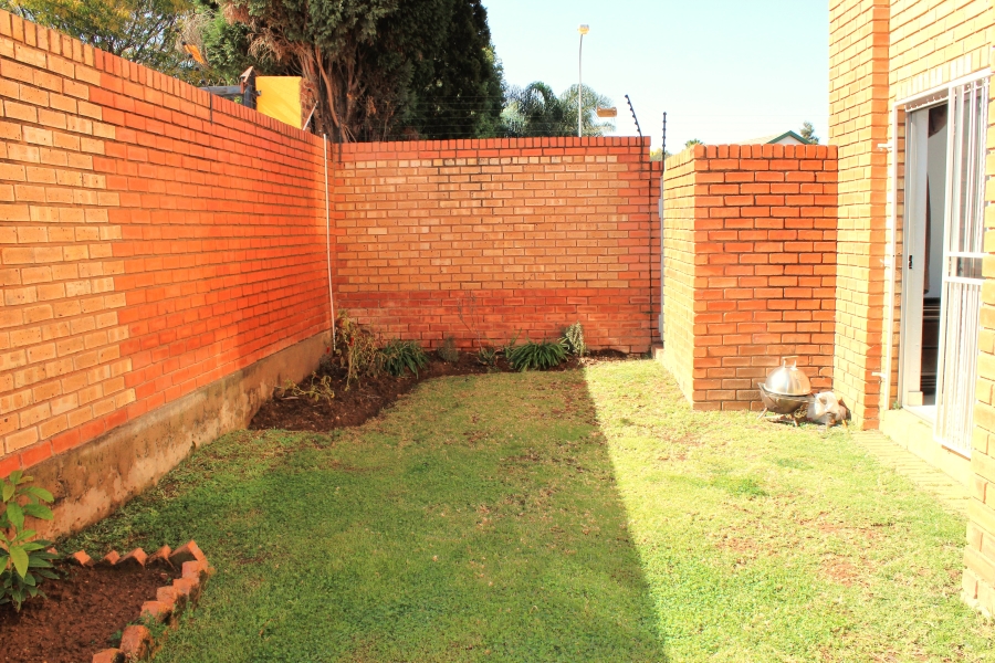 To Let 1 Bedroom Property for Rent in The Reeds Gauteng