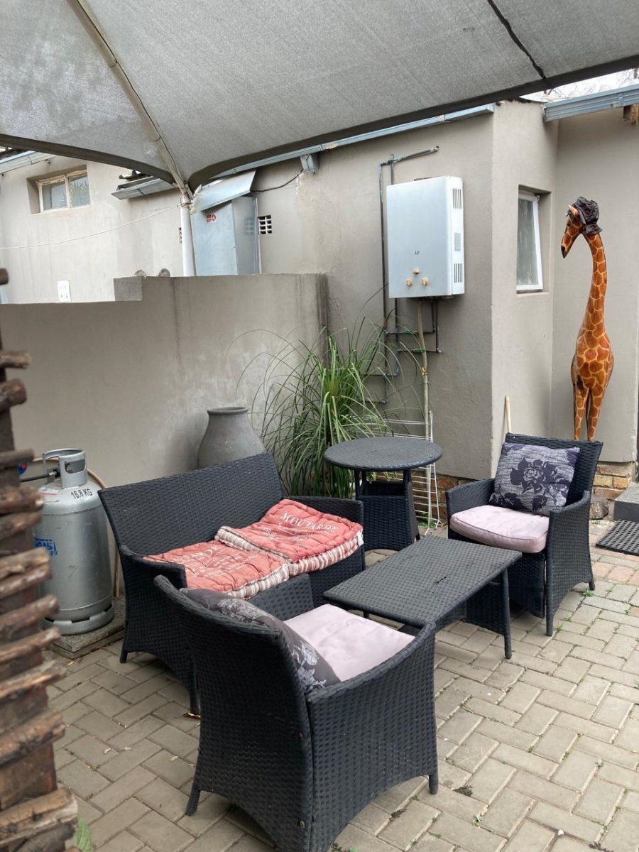 6 Bedroom Property for Sale in Edenvale Central Gauteng