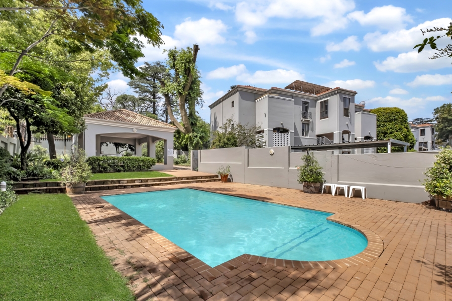 2 Bedroom Property for Sale in Dunkeld Gauteng