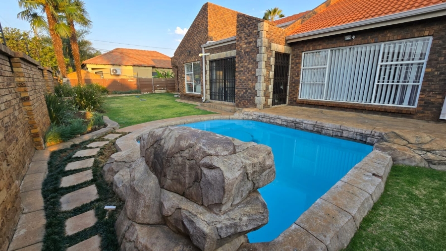 3 Bedroom Property for Sale in Petersfield Gauteng