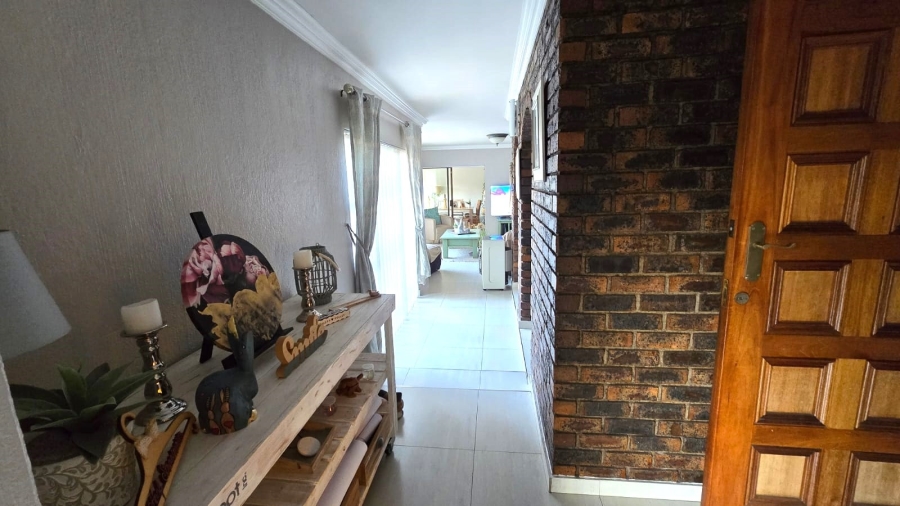 3 Bedroom Property for Sale in Petersfield Gauteng