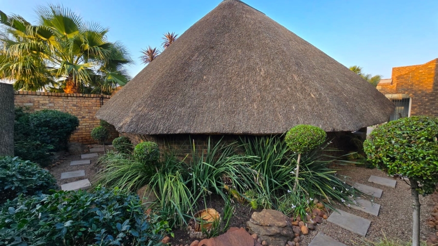 3 Bedroom Property for Sale in Petersfield Gauteng