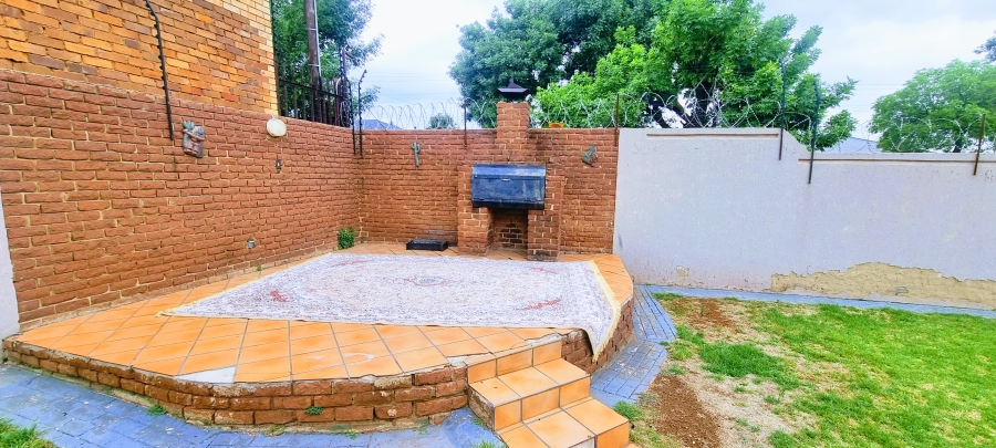 3 Bedroom Property for Sale in Crosby Gauteng