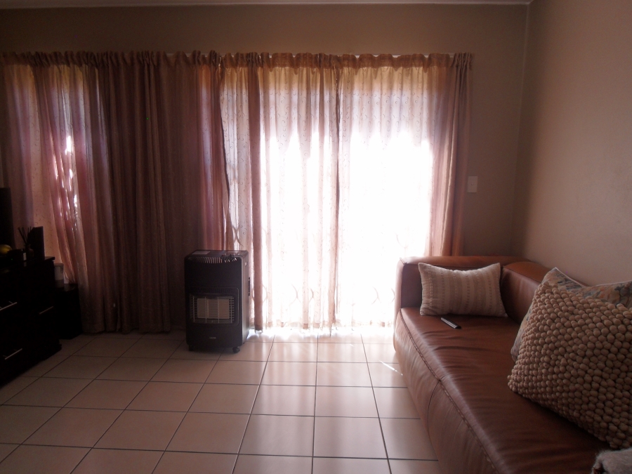 2 Bedroom Property for Sale in Vorna Valley Gauteng