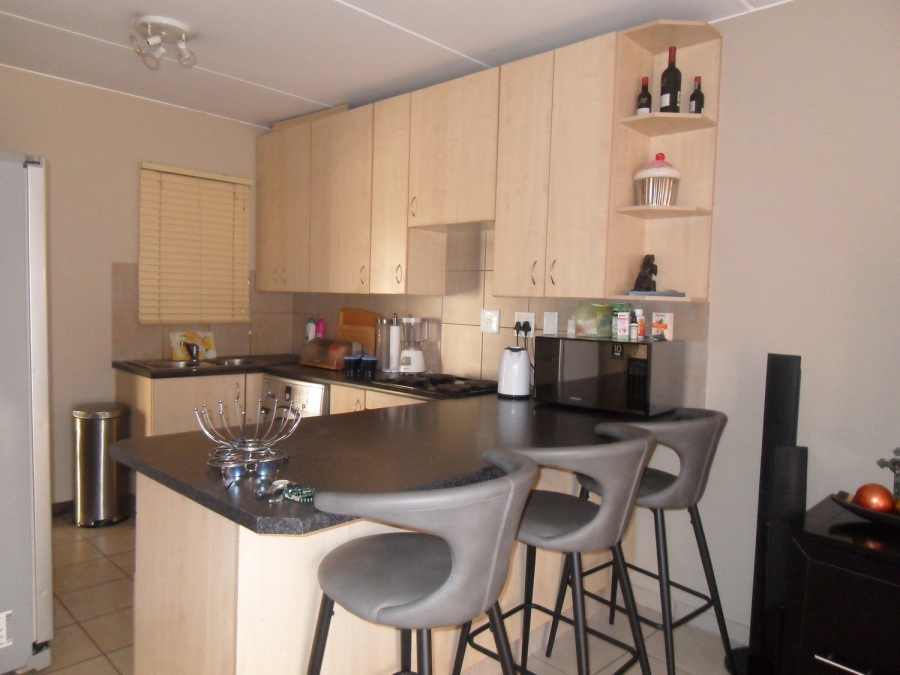 2 Bedroom Property for Sale in Vorna Valley Gauteng