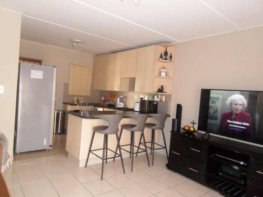 2 Bedroom Property for Sale in Vorna Valley Gauteng