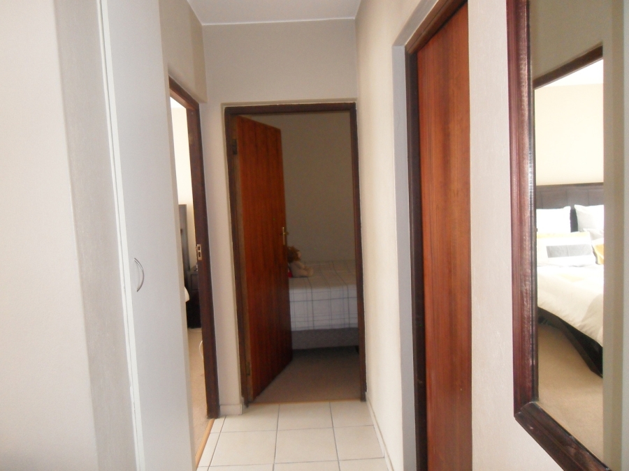 2 Bedroom Property for Sale in Vorna Valley Gauteng