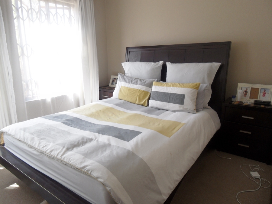 2 Bedroom Property for Sale in Vorna Valley Gauteng