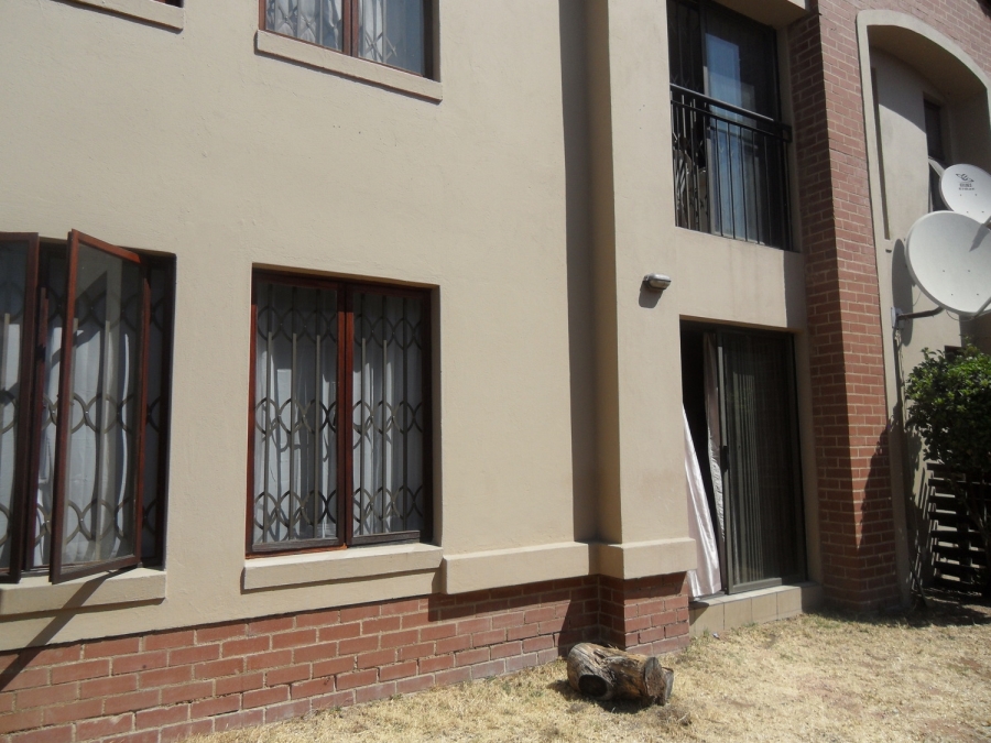 2 Bedroom Property for Sale in Vorna Valley Gauteng