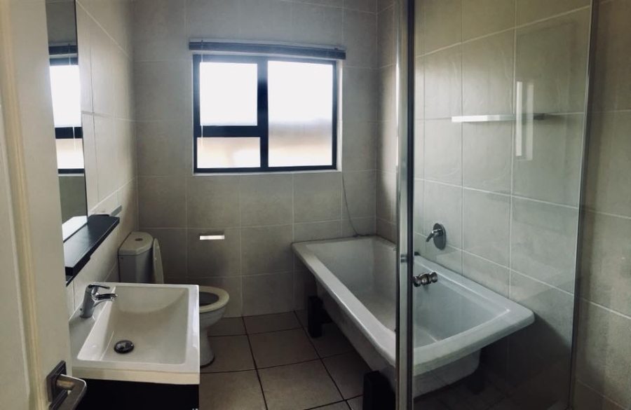 2 Bedroom Property for Sale in Greenstone Gate Gauteng