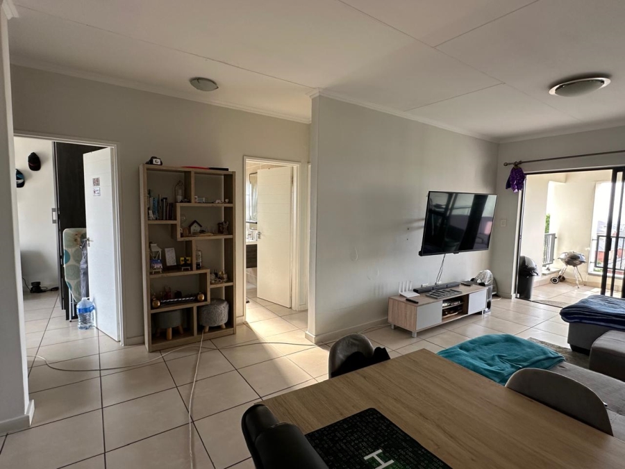 To Let 2 Bedroom Property for Rent in Greenstone Crest Gauteng