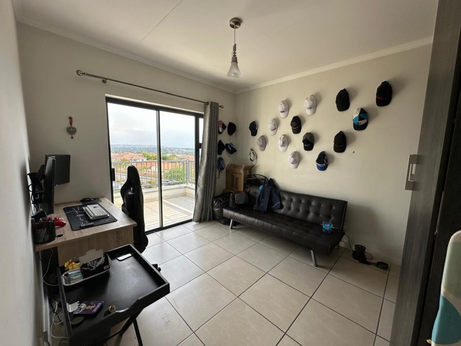 To Let 2 Bedroom Property for Rent in Greenstone Crest Gauteng