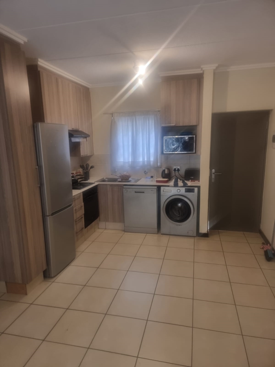 To Let 1 Bedroom Property for Rent in Lonehill Gauteng