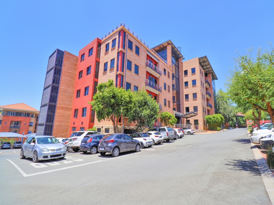 To Let commercial Property for Rent in Constantia Kloof Gauteng