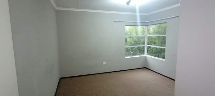 1 Bedroom Property for Sale in Willowbrook Gauteng