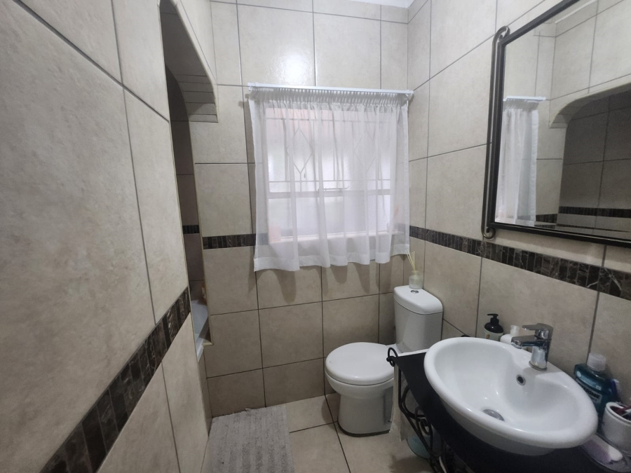 To Let 2 Bedroom Property for Rent in Albemarle Gauteng