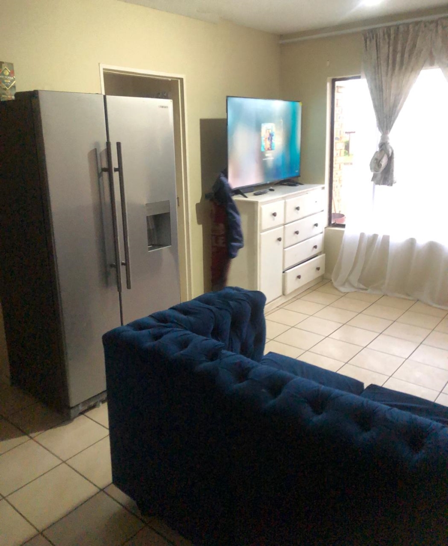 To Let 1 Bedroom Property for Rent in Esther Park Gauteng