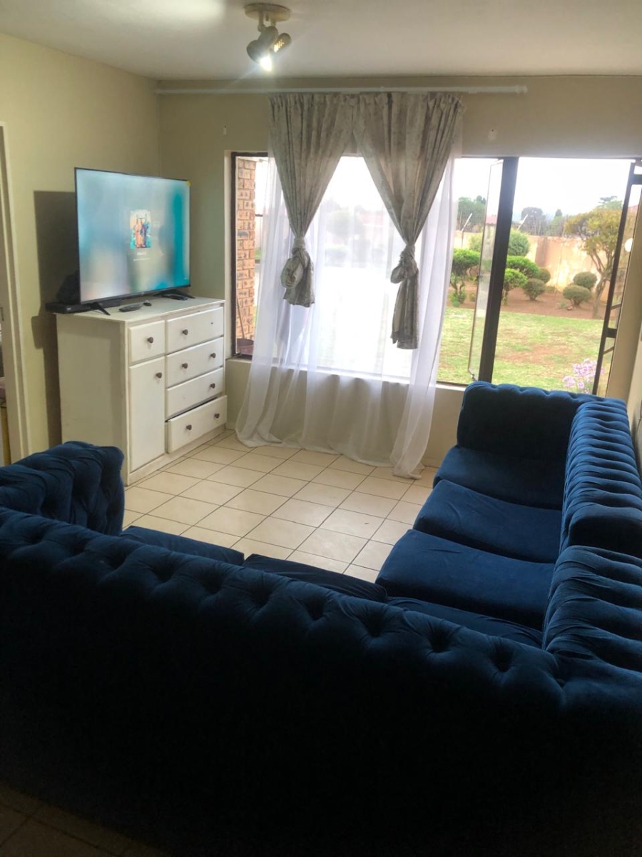 To Let 1 Bedroom Property for Rent in Esther Park Gauteng