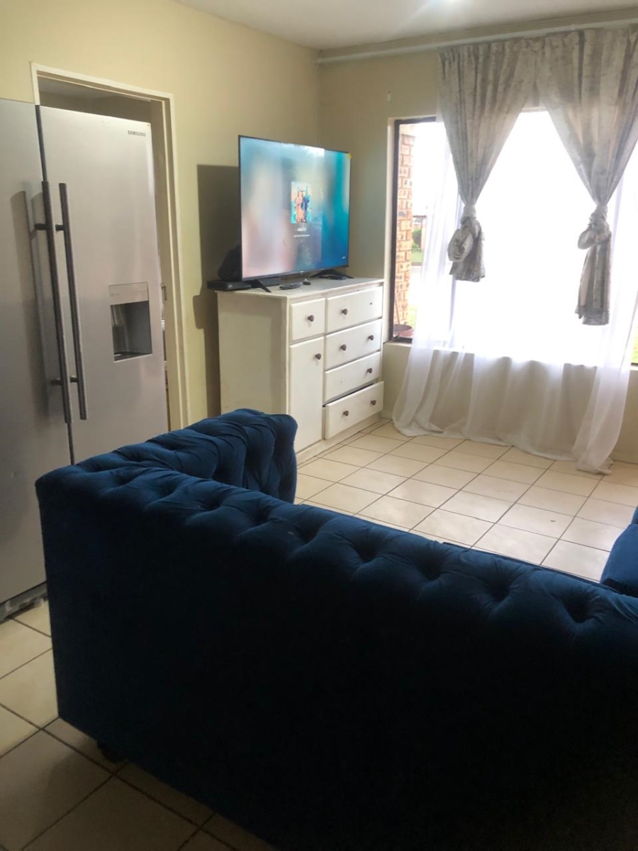 To Let 1 Bedroom Property for Rent in Esther Park Gauteng