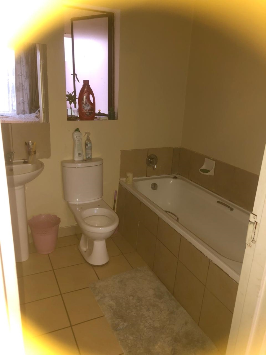 To Let 1 Bedroom Property for Rent in Esther Park Gauteng