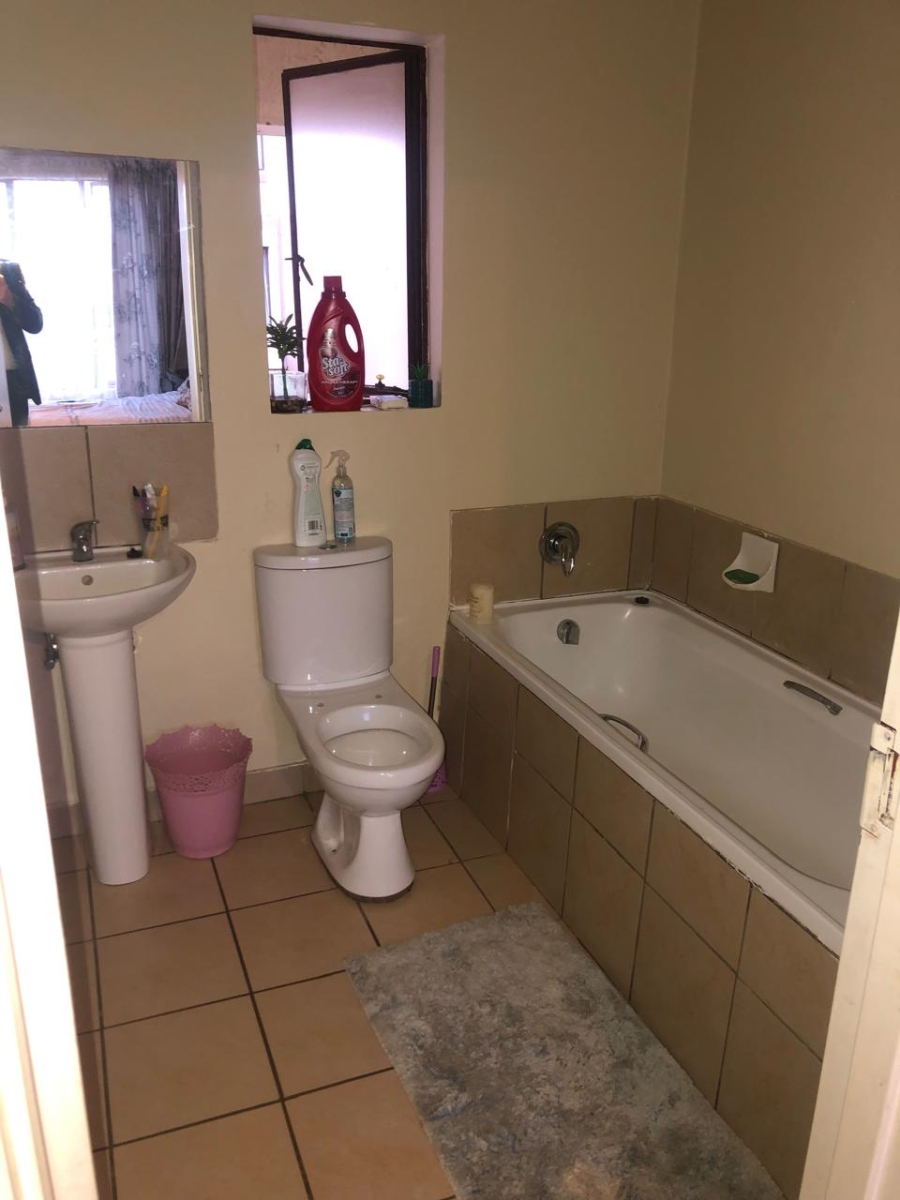 To Let 1 Bedroom Property for Rent in Esther Park Gauteng