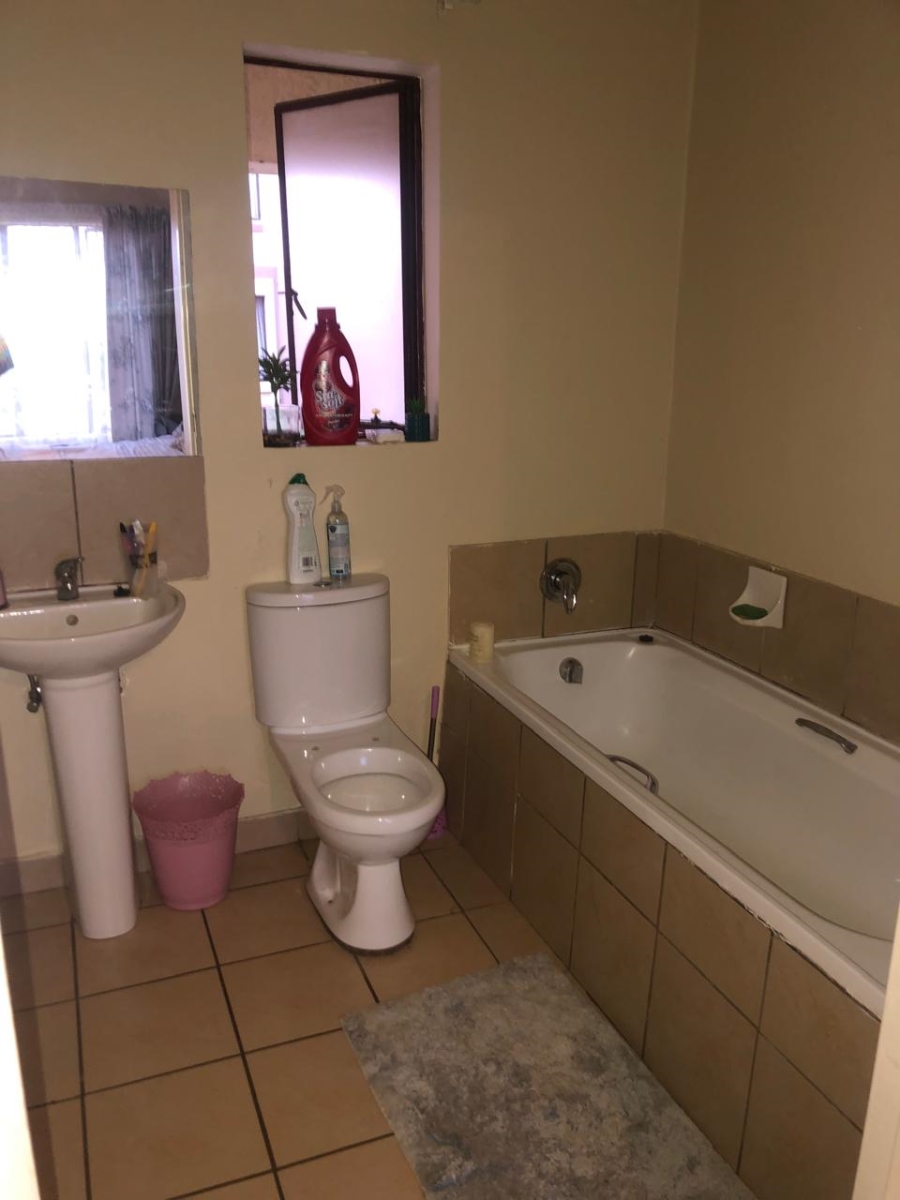 To Let 1 Bedroom Property for Rent in Esther Park Gauteng