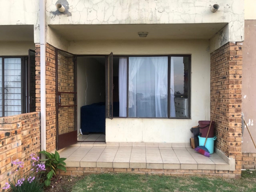 To Let 1 Bedroom Property for Rent in Esther Park Gauteng