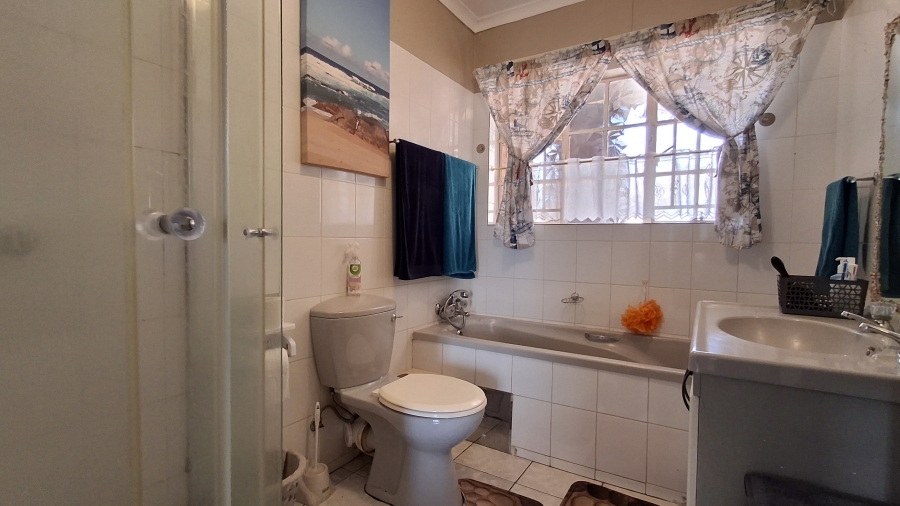 2 Bedroom Property for Sale in Doornpoort Gauteng