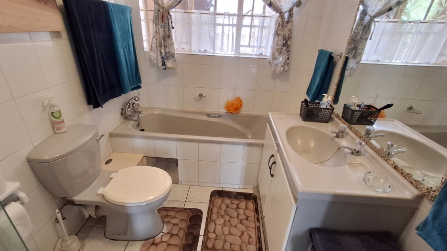 2 Bedroom Property for Sale in Doornpoort Gauteng