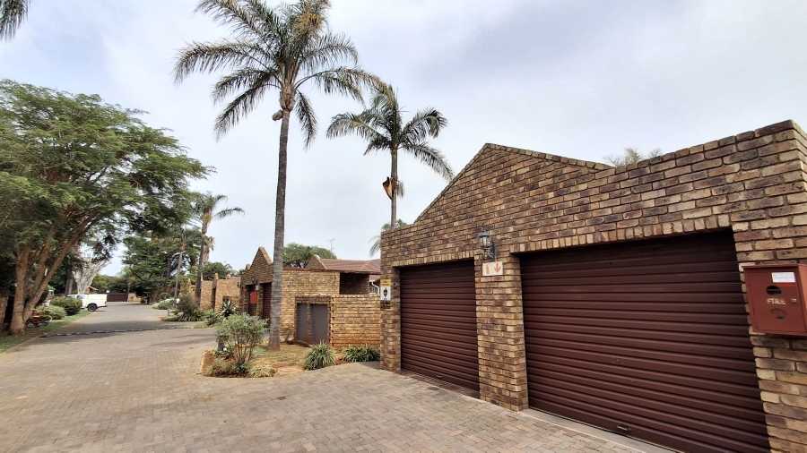 2 Bedroom Property for Sale in Doornpoort Gauteng