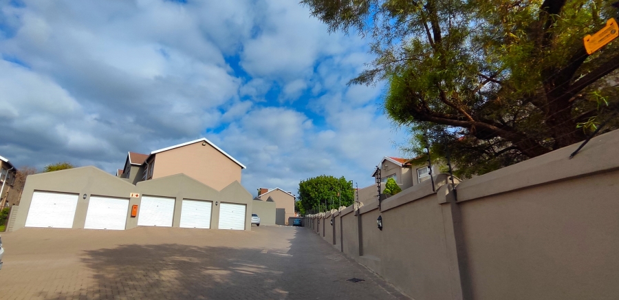 2 Bedroom Property for Sale in Vorna Valley Gauteng