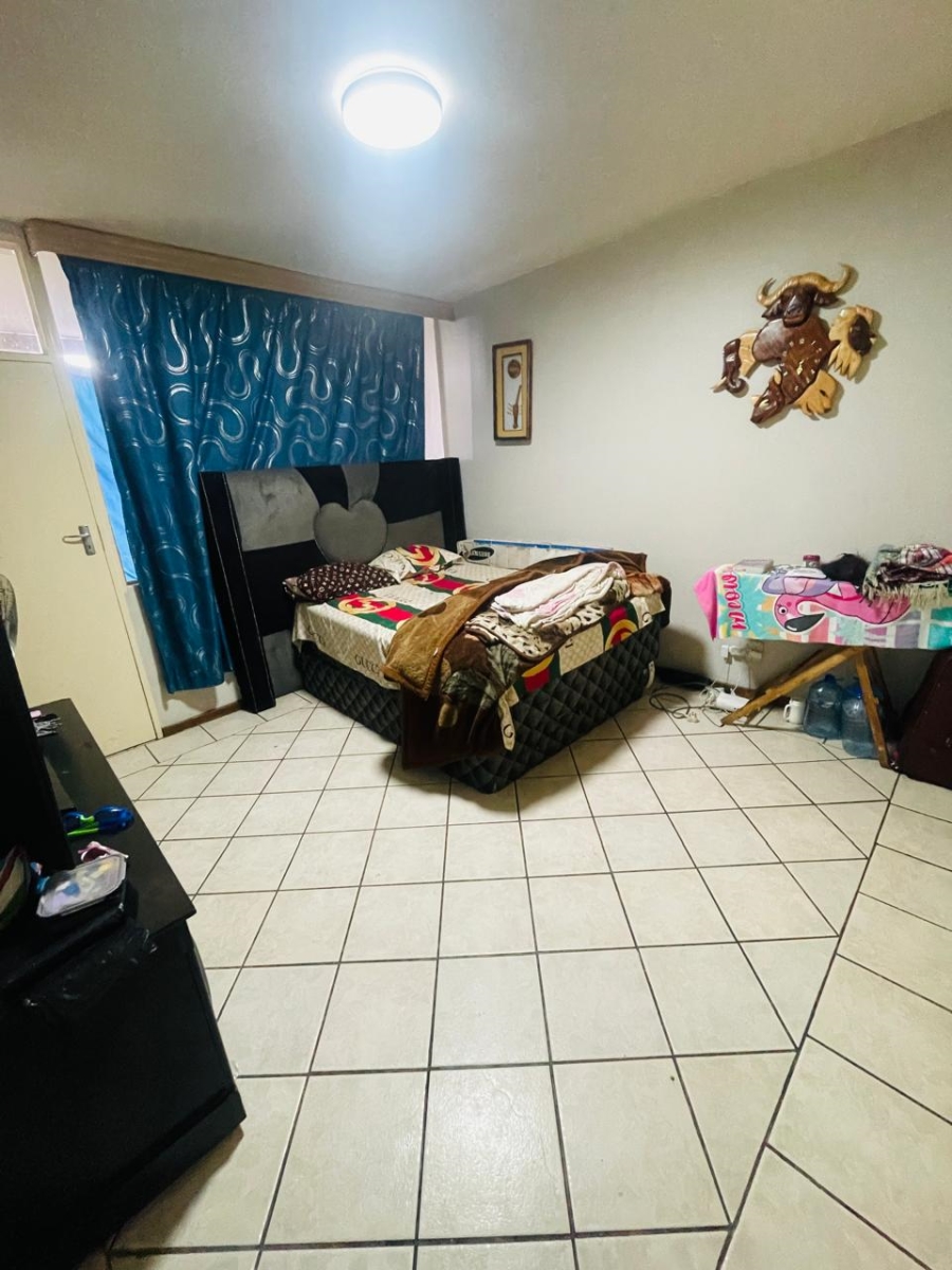 2 Bedroom Property for Sale in Gezina Gauteng